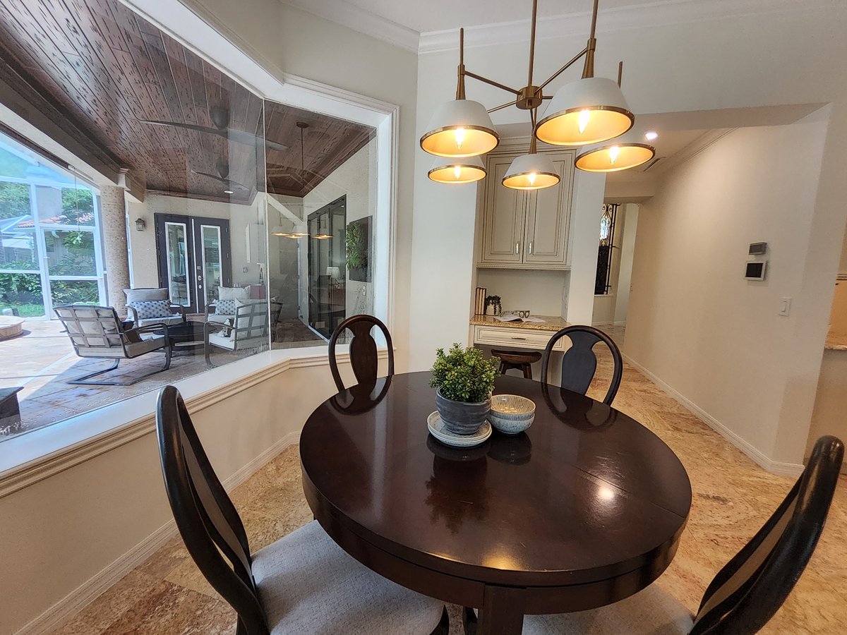 Tampa Brewster breakfast dining